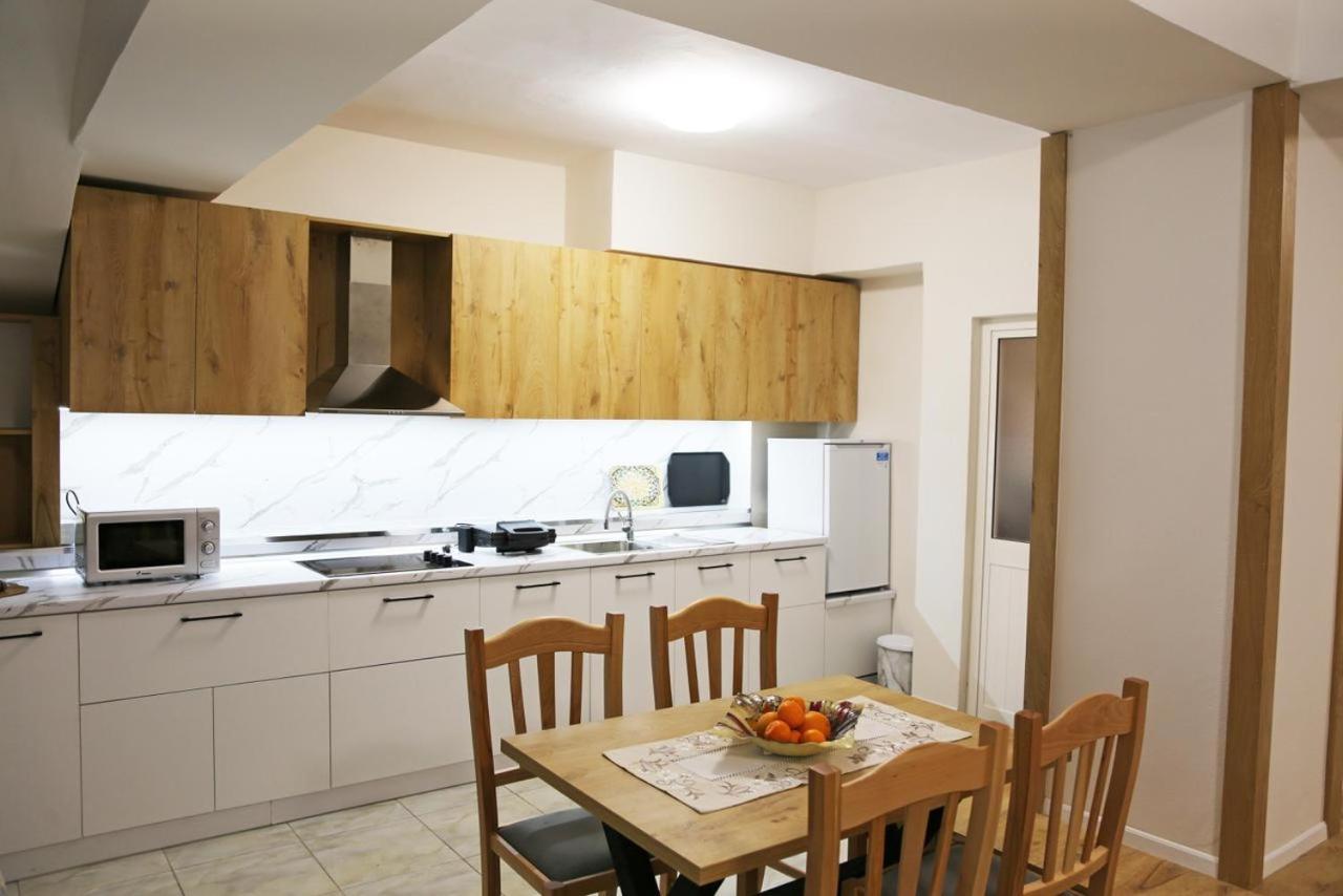 Modern Marvel Apartment Krujë Extérieur photo
